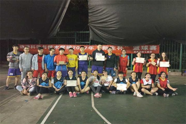 球员合影留念.jpg 球员合影留念.jpg